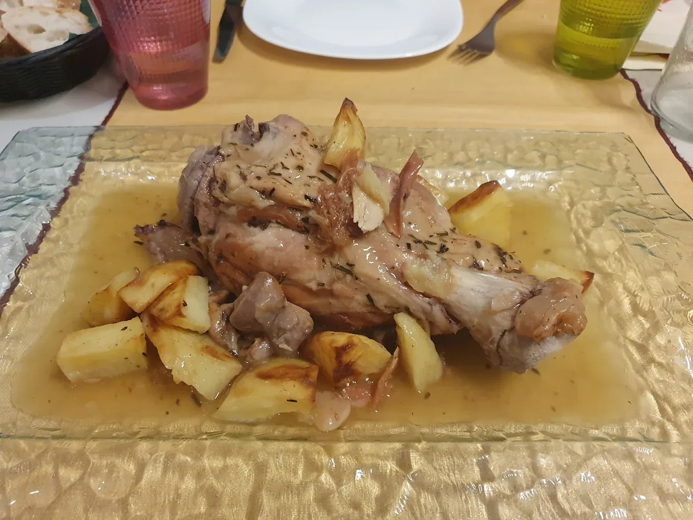 Stinco di maiale con contorno